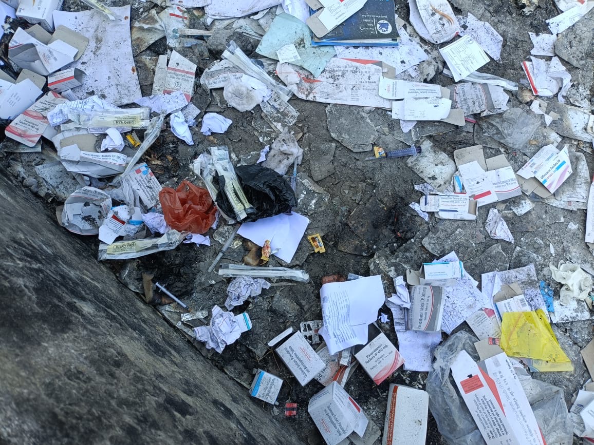 ਸਿਹਤ ਸੁਰੱਖਿਆ ਦੇ ਦਾਅਵੇ ਹਵਾ ’ਚ, ਮੱਲਾਂਵਾਲਾ P.H.C. ’ਚ ਗੰਦਗੀ ਦਾ ਕਹਿਰ—ਨ ਪੀਣ ਦਾ ਪਾਣੀ, ਨ ਸਫਾਈ