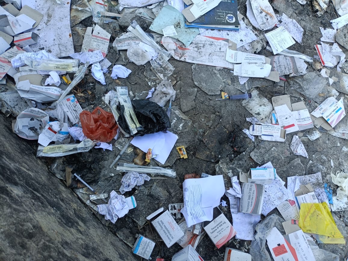 ਸਿਹਤ ਸੁਰੱਖਿਆ ਦੇ ਦਾਅਵੇ ਹਵਾ ’ਚ, ਮੱਲਾਂਵਾਲਾ P.H.C. ’ਚ ਗੰਦਗੀ ਦਾ ਕਹਿਰ—ਨ ਪੀਣ ਦਾ ਪਾਣੀ, ਨ ਸਫਾਈ