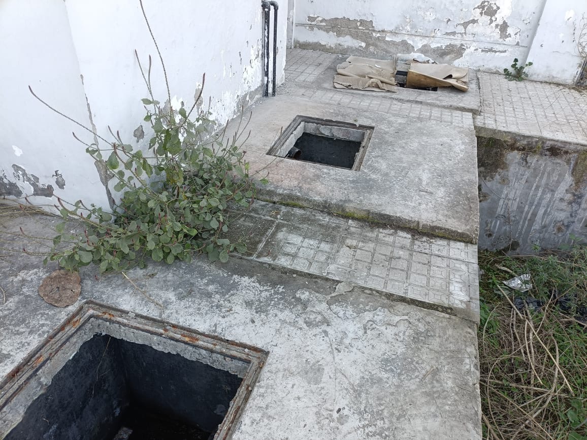 ਸਿਹਤ ਸੁਰੱਖਿਆ ਦੇ ਦਾਅਵੇ ਹਵਾ ’ਚ, ਮੱਲਾਂਵਾਲਾ P.H.C. ’ਚ ਗੰਦਗੀ ਦਾ ਕਹਿਰ—ਨ ਪੀਣ ਦਾ ਪਾਣੀ, ਨ ਸਫਾਈ