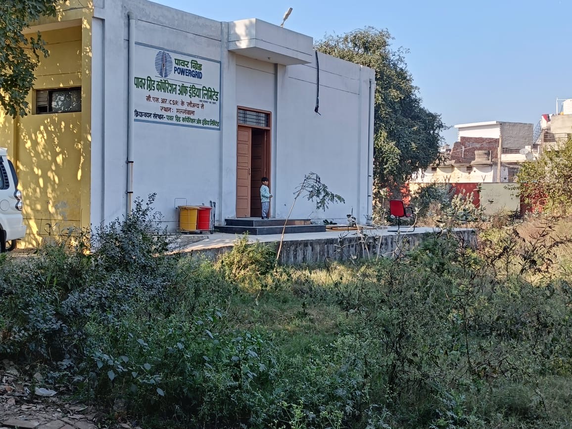 ਸਿਹਤ ਸੁਰੱਖਿਆ ਦੇ ਦਾਅਵੇ ਹਵਾ ’ਚ, ਮੱਲਾਂਵਾਲਾ P.H.C. ’ਚ ਗੰਦਗੀ ਦਾ ਕਹਿਰ—ਨ ਪੀਣ ਦਾ ਪਾਣੀ, ਨ ਸਫਾਈ