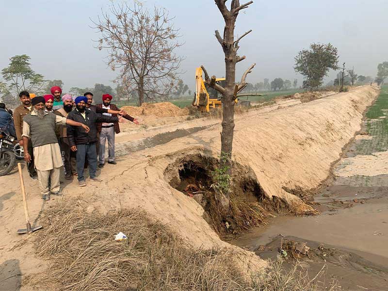 ਨਹਿਰ ਚ ਪਿਆ ਪਾੜ ਕਣਕ ਦੀ ਫਸਲ ਡੁੱਬੀ