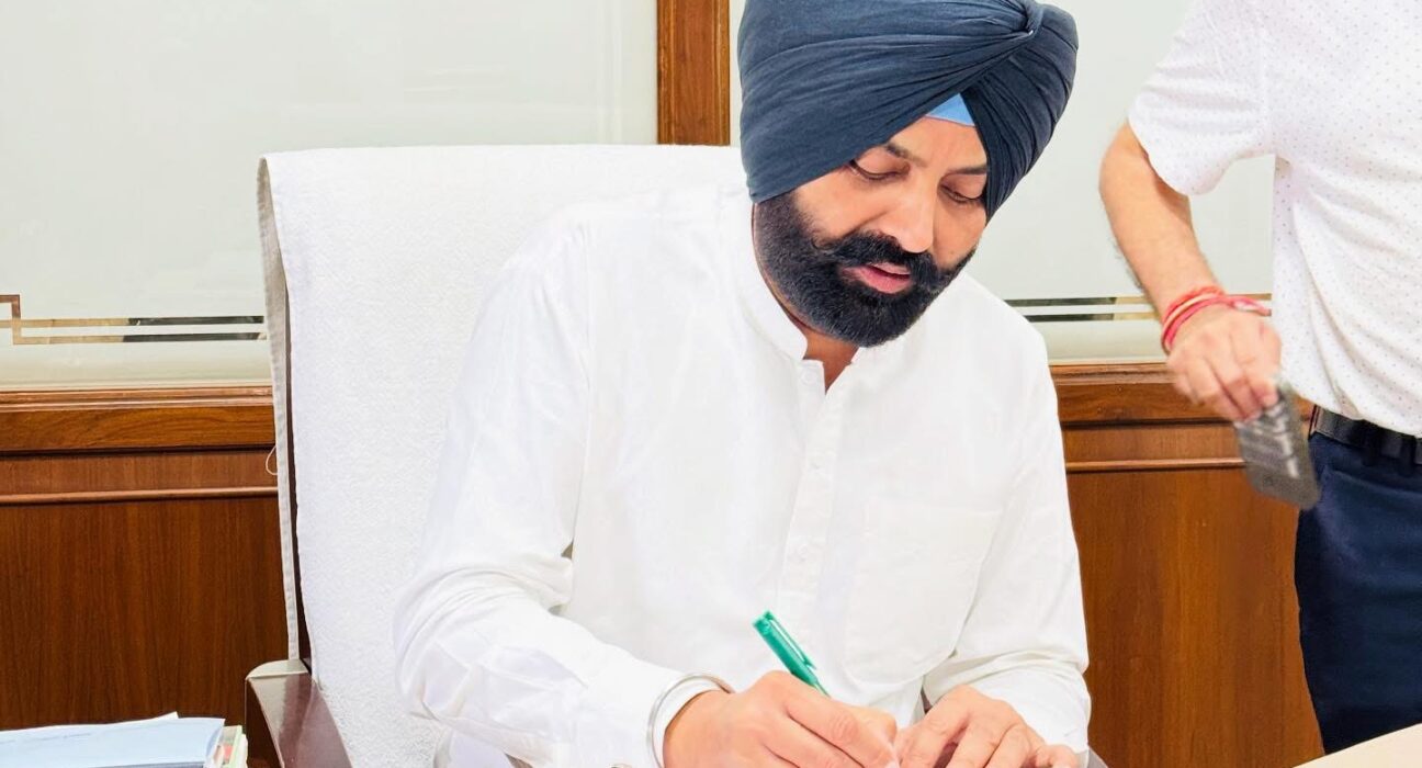 ਵੱਡੀ ਖ਼ਬਰ; ਵਿਵਾਦਤ ਵੀਡਿਓ ਤੋਂ ਬਾਅਦ ਮੁੱਖ ਮੰਤਰੀ ਭਗਵੰਤ ਮਾਨ ਨੇ ਮੰਤਰੀ ਲਾਲਜੀਤ ਤੋਂ ਲਿਆ ਅਸਤੀਫਾ