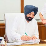 👉ਪੰਜਾਬ ਸਰਕਾਰ ਨੇ ਮੰਤਰੀ ਲਾਲਜੀਤ ਭੁੱਲਰ ਨੂੰ ਬਚਾਉਣ ਲਈ COVER UP OPERATION ਸ਼ੁਰੂ ਕਰ ਲਿਆ ਹੈ।