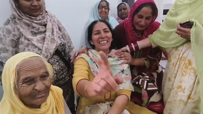 ਮੇਰਾ ਹੱਸਦਾ-ਖੇਡਦਾ ਪਰਿਵਾਰ ਉਜਾੜ ਦਿੱਤਾ ਮੇਰਾ ਹੱਸਦਾ-ਖੇਡਦਾ ਪਰਿਵਾਰ ਉਜਾੜ ਦਿੱਤਾ