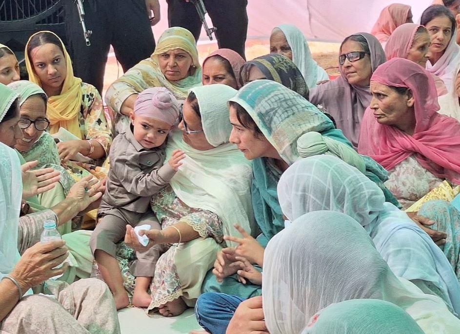 ਸਿੱਧੂ ਮੂਸੇਵਾਲਾ ਦੀ ਚੌਥੀ ਬਰਸੀ ਅੱਜ, ਪਿੰਡ ਮੂਸਾ ਵਿਖੇ ਭਾਵੁਕ ਮਾਹੌਲ ‘ਚ ਧਾਰਮਿਕ ਸਮਾਗਮ ਸਿੱਧੂ ਮੂਸੇਵਾਲਾ ਦੀ ਚੌਥੀ ਬਰਸੀ ਅੱਜ, ਪਿੰਡ ਮੂਸਾ ਵਿਖੇ ਭਾਵੁਕ ਮਾਹੌਲ ‘ਚ ਧਾਰਮਿਕ ਸਮਾਗਮ