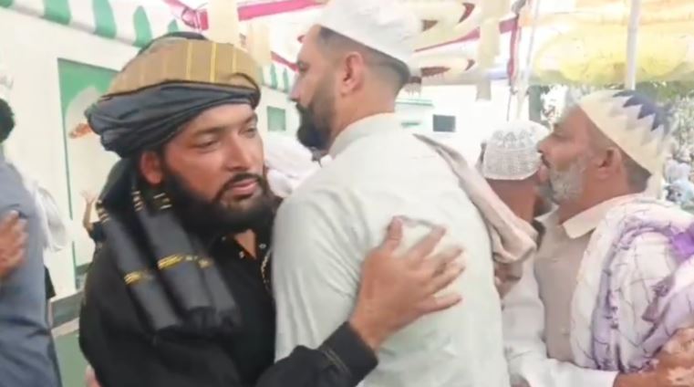 ਬਕਰੀਦ ਮੌਕੇ ਅੰਮ੍ਰਿਤਸਰ ਤੇ ਕਪੂਰਥਲਾ ਵਿੱਚ ਨਮਾਜ਼ ਅਦਾ, ਭਾਈਚਾਰੇ ਤੇ ਅਮਨ ਦਾ ਦਿੱਤਾ ਸੁਨੇਹਾ ਬਕਰੀਦ ਮੌਕੇ ਅੰਮ੍ਰਿਤਸਰ ਤੇ ਕਪੂਰਥਲਾ ਵਿੱਚ ਨਮਾਜ਼ ਅਦਾ, ਭਾਈਚਾਰੇ ਤੇ ਅਮਨ ਦਾ ਦਿੱਤਾ ਸੁਨੇਹਾ