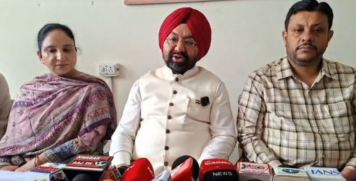 ਅੰਮ੍ਰਿਤਸਰ 'ਚ ਨਸ਼ੇ ਦੀ ਖੁੱਲ੍ਹੀ ਵਿਕਰੀ 'ਤੇ ਭੜਕੇ MP ਵਿਕਰਮਜੀਤ ਸਾਹਨੀ, ਜਾਣੋ ਪੂਰਾ ਮਾਮਲਾ